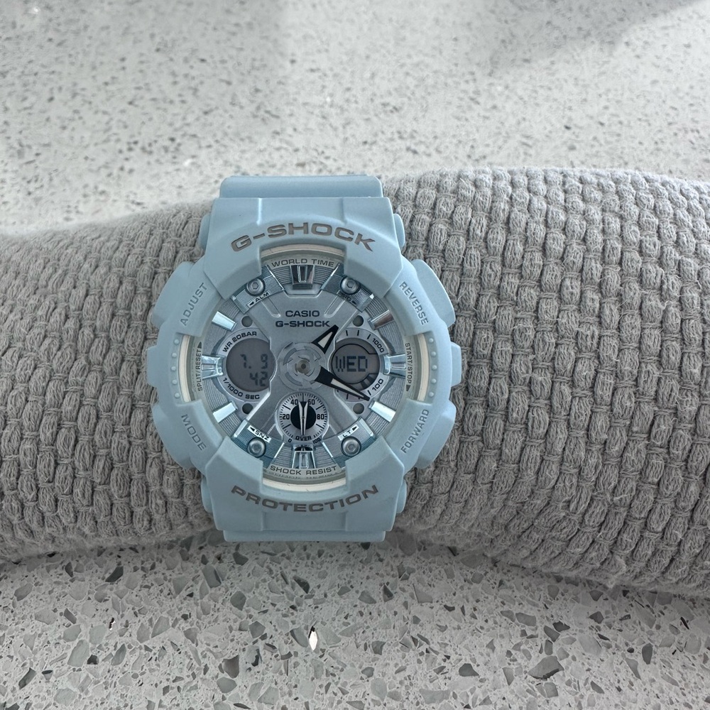 Casio G-Shock Blue Resin Watch New Without Box